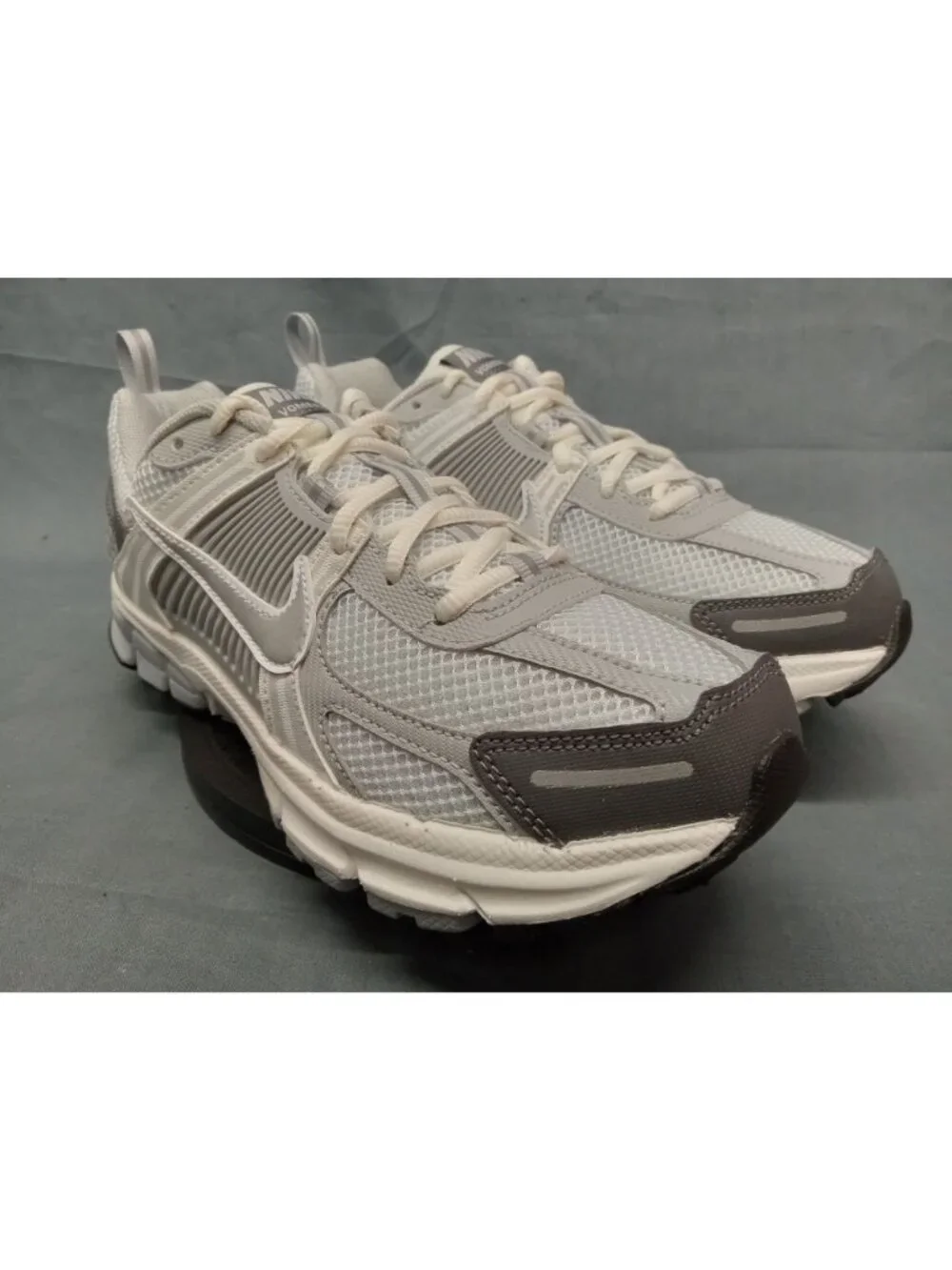 Nike Vomero 5 (GS) Sneakers Mesh Pure Platinum Silver Boys Size 6 NEW IN BOX!